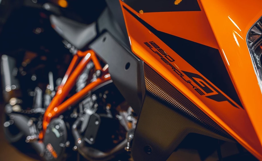 Verleihmotorrad KTM 1290 Super Duke GT vom Händler JETI X TREME Inhaber: Timo Röttinger Bild 9: Verleihmotorrad KTM 1290 Super Duke GT vom Händler JETI X TREME Inhaber: Timo Röttinger