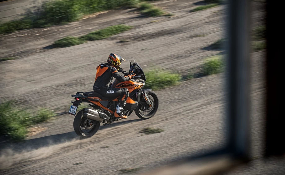 Verleihmotorrad KTM 1290 Super Adventure S vom Händler JETI X TREME Inhaber: Timo Röttinger Bild 10: Verleihmotorrad KTM 1290 Super Adventure S vom Händler JETI X TREME Inhaber: Timo Röttinger