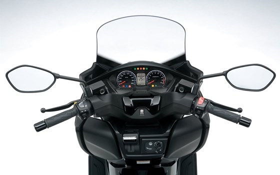 Verleihmotorrad Suzuki Burgman 400 vom Händler MK Cycle Shop GmbH & Co. KG - Bild 7 Verleihmotorrad Suzuki Burgman 400 vom Händler MK Cycle Shop GmbH & Co. KG - Bild 7