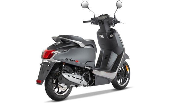 Verleihmotorrad Kymco Like II S 50i vom Händler Motorrad Matthies GmbH - Bild 9 Verleihmotorrad Kymco Like II S 50i vom Händler Motorrad Matthies GmbH - Bild 9