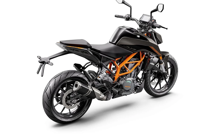 Verleihmotorrad KTM 390 Duke vom Händler Motorrad Theiner Bild 4: Verleihmotorrad KTM 390 Duke vom Händler Motorrad Theiner