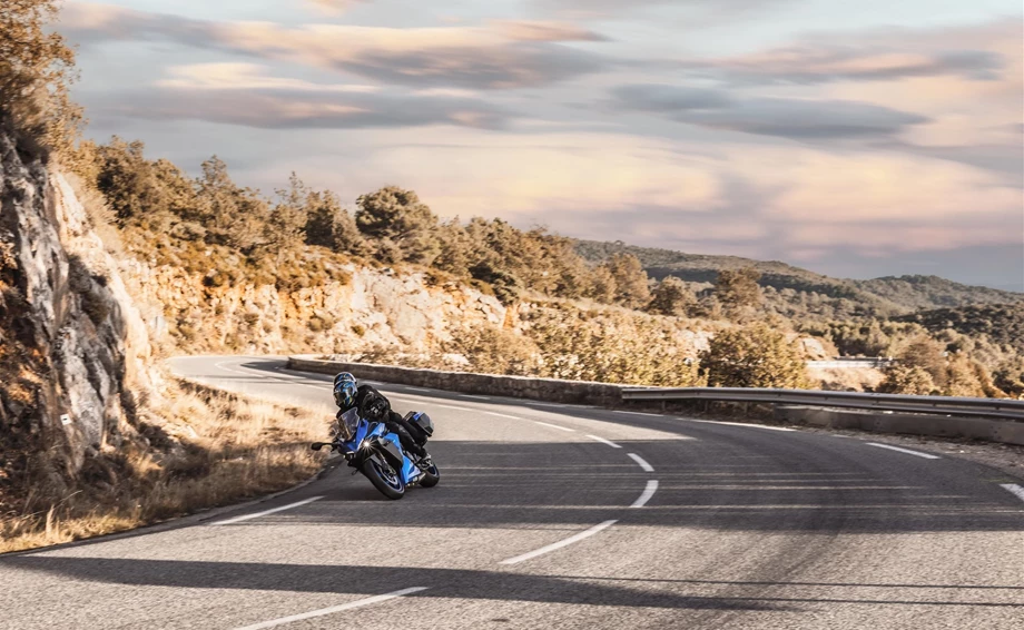 Verleihmotorrad Suzuki GSX-S1000GT vom Händler Motocenter Hegau GmbH Bild 9: Verleihmotorrad Suzuki GSX-S1000GT vom Händler Motocenter Hegau GmbH