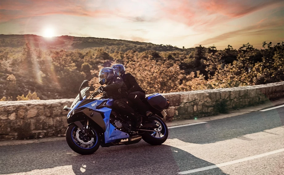 Verleihmotorrad Suzuki GSX-S1000GT vom Händler Motocenter Hegau GmbH Bild 10: Verleihmotorrad Suzuki GSX-S1000GT vom Händler Motocenter Hegau GmbH