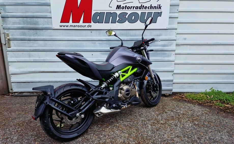 Verleihmotorrad QJ Motor SRK 400 vom Händler Mansour Motorradtechnik Bild 4: Verleihmotorrad QJ Motor SRK 400 vom Händler Mansour Motorradtechnik
