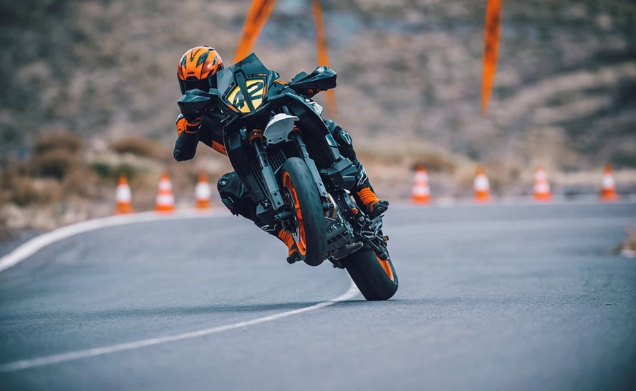 Verleihmotorrad KTM 890 SMT vom Händler Motorrad Rubin GmbH & Co.KG Bild 16: Verleihmotorrad KTM 890 SMT vom Händler Motorrad Rubin GmbH & Co.KG