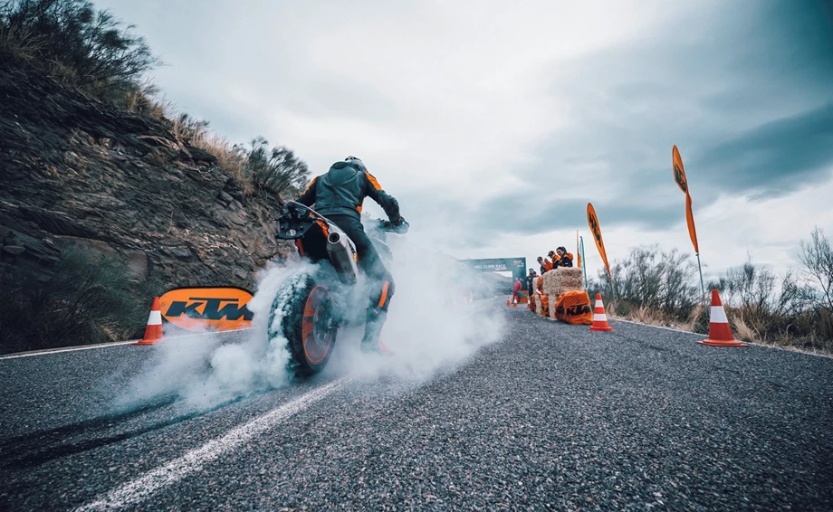 Verleihmotorrad KTM 890 SMT vom Händler Motorrad Rubin GmbH & Co.KG Bild 18: Verleihmotorrad KTM 890 SMT vom Händler Motorrad Rubin GmbH & Co.KG