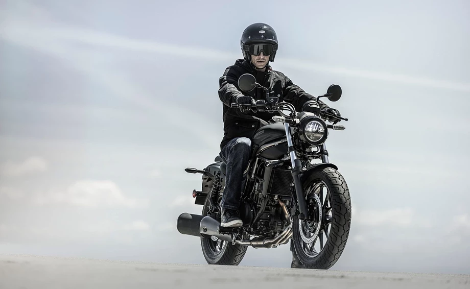 Verleihmotorrad Kawasaki Eliminator 500 vom Händler OK moto Bild 4: Verleihmotorrad Kawasaki Eliminator 500 vom Händler OK moto