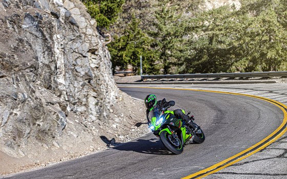 Verleihmotorrad Kawasaki Ninja 650 vom Händler OK moto - Bild 7 Verleihmotorrad Kawasaki Ninja 650 vom Händler OK moto - Bild 7