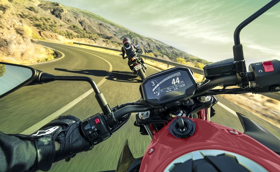 Verleihmotorrad Kawasaki Z650 vom Händler OK moto Bild 6: Verleihmotorrad Kawasaki Z650 vom Händler OK moto