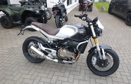 Leihmotorrad QJ Motor SRV 550 Leihmotorrad QJ Motor SRV 550