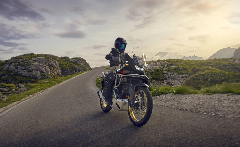 Verleihmotorrad Honda XL750 Transalp vom Händler M. Perschall GmbH Bild 17: Verleihmotorrad Honda XL750 Transalp vom Händler M. Perschall GmbH