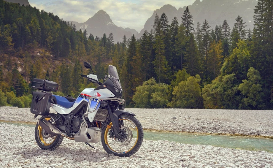 Verleihmotorrad Honda XL750 Transalp vom Händler M. Perschall GmbH Bild 26: Verleihmotorrad Honda XL750 Transalp vom Händler M. Perschall GmbH