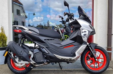 /rental-motorcycle-aprilia-sr-gt-125-24522
