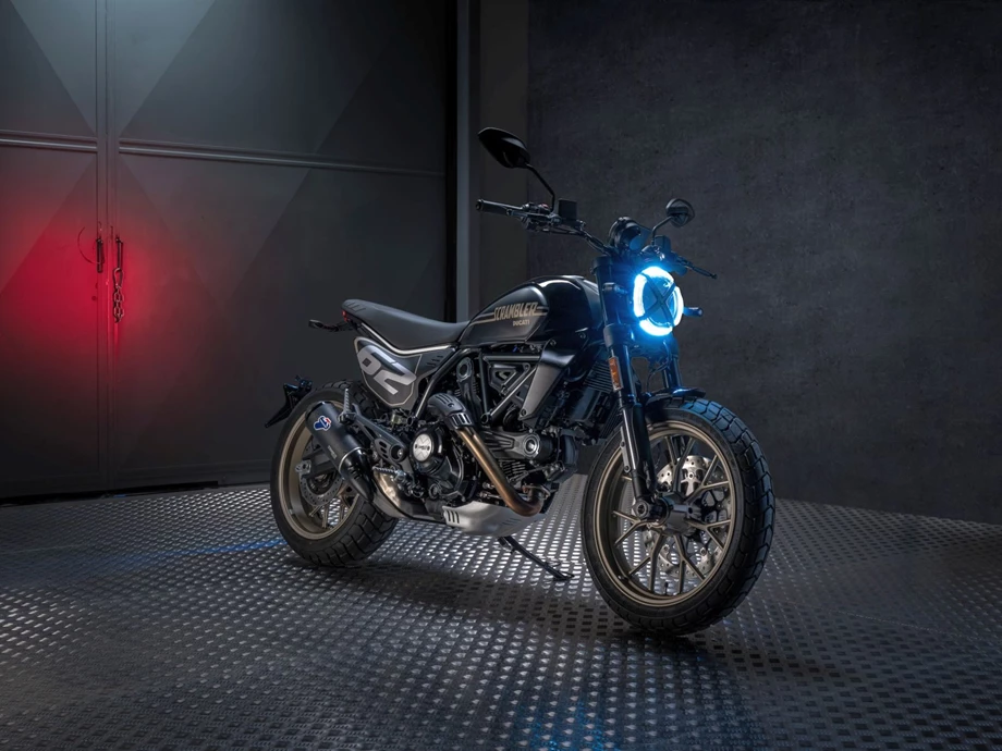 Verleihmotorrad Ducati Scrambler Full Throttle vom Händler März Motorradhandel GmbH Bild 8: Verleihmotorrad Ducati Scrambler Full Throttle vom Händler März Motorradhandel GmbH