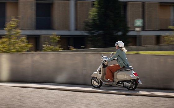 Verleihmotorrad Vespa GTS 310 vom Händler AUTO- UND MOTORRADHAUS BORCHARDT GmbH - Bild 1 Verleihmotorrad Vespa GTS 310 vom Händler AUTO- UND MOTORRADHAUS BORCHARDT GmbH - Bild 1