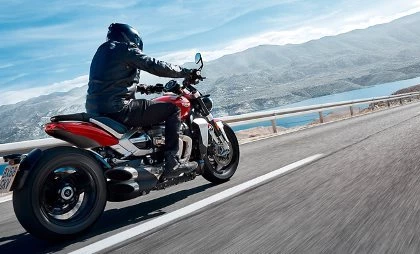Leihmotorrad Triumph Rocket III Leihmotorrad Triumph Rocket III