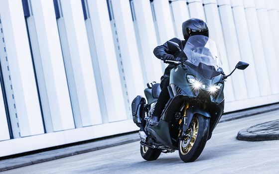 Verleihmotorrad Yamaha TMAX Tech MAX vom Händler Motorrad Henkel - Bild 6 Verleihmotorrad Yamaha TMAX Tech MAX vom Händler Motorrad Henkel - Bild 6