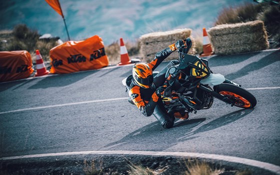 Verleihmotorrad KTM 890 SMT vom Händler KM Kaczmarek Motorsport - Bild 21 Verleihmotorrad KTM 890 SMT vom Händler KM Kaczmarek Motorsport - Bild 21