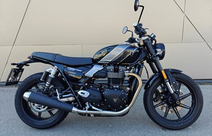 Moto de location Triumph Speed Twin 900