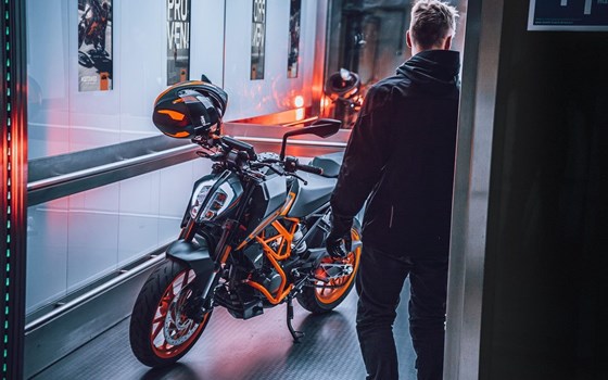 Verleihmotorrad KTM 125 Duke vom Händler G. Wilhelmsen Motorradtechnik GmbH - Bild 6 Verleihmotorrad KTM 125 Duke vom Händler G. Wilhelmsen Motorradtechnik GmbH - Bild 6