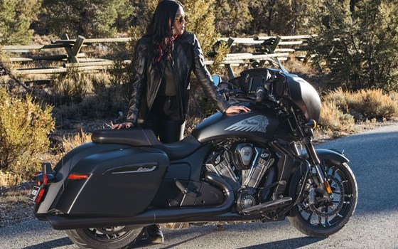 Verleihmotorrad Indian Chieftain Powerplus Dark Horse with 112 Package vom Händler Motorrad Zentrum Niederrhein GmbH & Co.KG - Bild 11