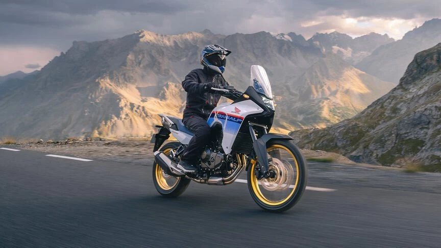 Verleihmotorrad Honda XL750 Transalp vom Händler Motorrad Zentrum Niederrhein GmbH & Co.KG Bild 5: Verleihmotorrad Honda XL750 Transalp vom Händler Motorrad Zentrum Niederrhein GmbH & Co.KG