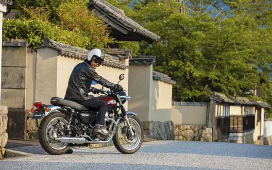 Verleihmotorrad Kawasaki W800 vom Händler Kawasaki Motorräder Südhessen GmbH - Bild 7 Verleihmotorrad Kawasaki W800 vom Händler Kawasaki Motorräder Südhessen GmbH - Bild 7