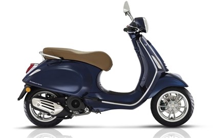 Leihmotorrad Vespa Primavera 50