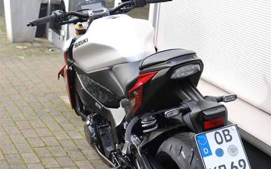 Verleihmotorrad Suzuki GSX-S1000 vom Händler Motorrad Kröber - Bild 10 Verleihmotorrad Suzuki GSX-S1000 vom Händler Motorrad Kröber - Bild 10