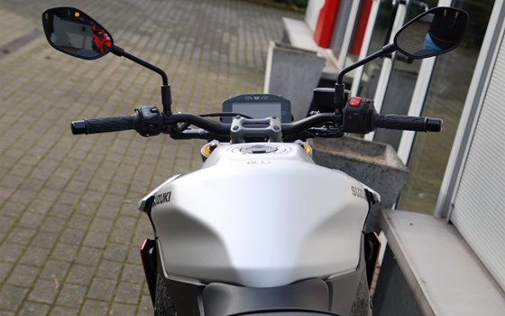 Verleihmotorrad Suzuki GSX-S1000 vom Händler Motorrad Kröber - Bild 11 Verleihmotorrad Suzuki GSX-S1000 vom Händler Motorrad Kröber - Bild 11