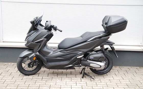 Verleihmotorrad Honda Forza 125 vom Händler Motorrad Kröber - Bild 3 Verleihmotorrad Honda Forza 125 vom Händler Motorrad Kröber - Bild 3