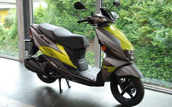 Verleihmotorrad Suzuki Avenis 125 vom Händler Motorrad Kröber - Bild 2 Verleihmotorrad Suzuki Avenis 125 vom Händler Motorrad Kröber - Bild 2