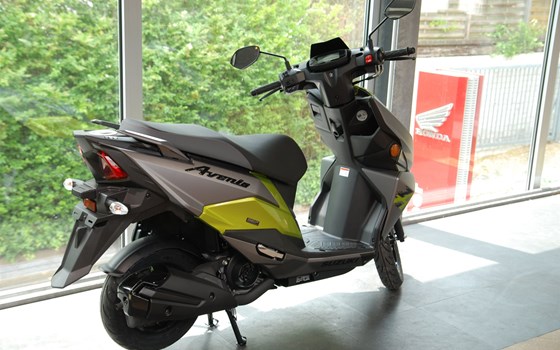 Verleihmotorrad Suzuki Avenis 125 vom Händler Motorrad Kröber - Bild 3 Verleihmotorrad Suzuki Avenis 125 vom Händler Motorrad Kröber - Bild 3