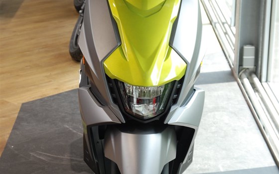 Verleihmotorrad Suzuki Avenis 125 vom Händler Motorrad Kröber - Bild 4 Verleihmotorrad Suzuki Avenis 125 vom Händler Motorrad Kröber - Bild 4