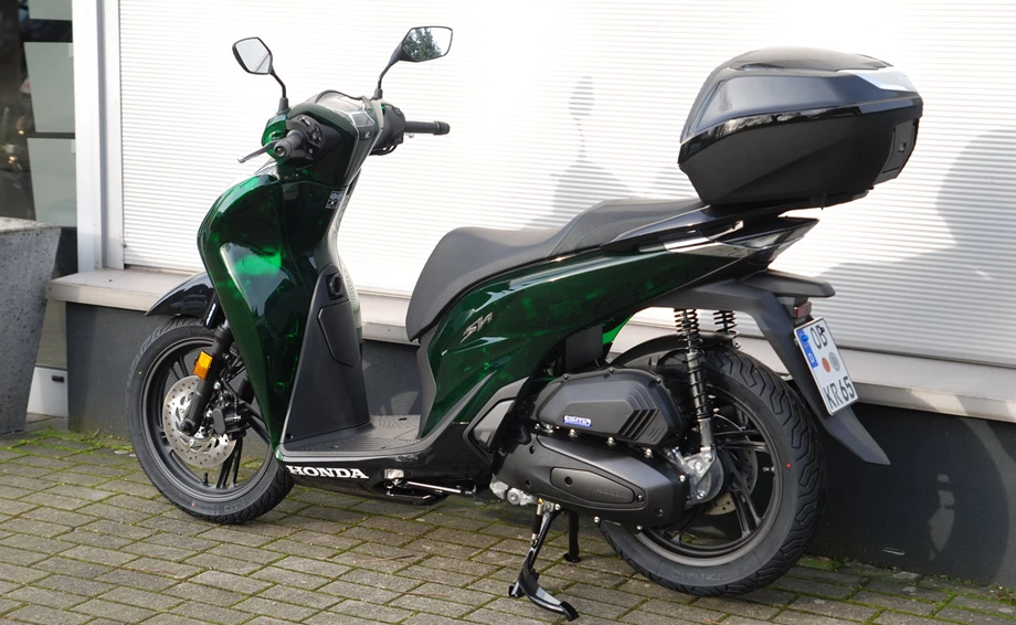 Verleihmotorrad Honda SH125i vom Händler Motorrad Kröber Bild 12: Verleihmotorrad Honda SH125i vom Händler Motorrad Kröber