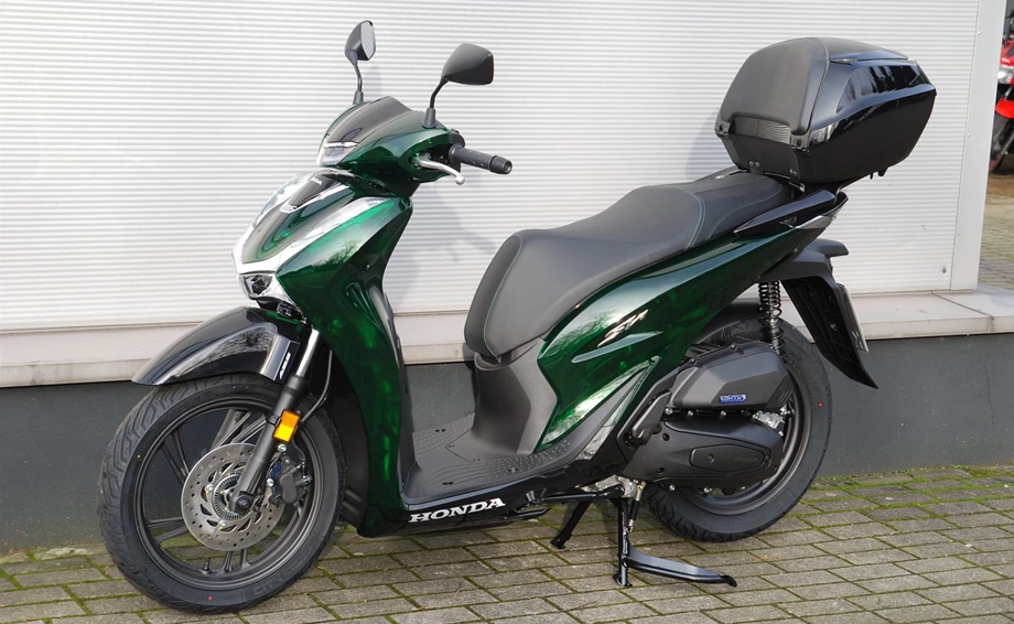 Verleihmotorrad Honda SH125i vom Händler Motorrad Kröber Bild 9: Verleihmotorrad Honda SH125i vom Händler Motorrad Kröber