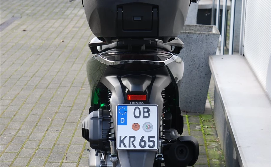 Verleihmotorrad Honda SH125i vom Händler Motorrad Kröber Bild 18: Verleihmotorrad Honda SH125i vom Händler Motorrad Kröber