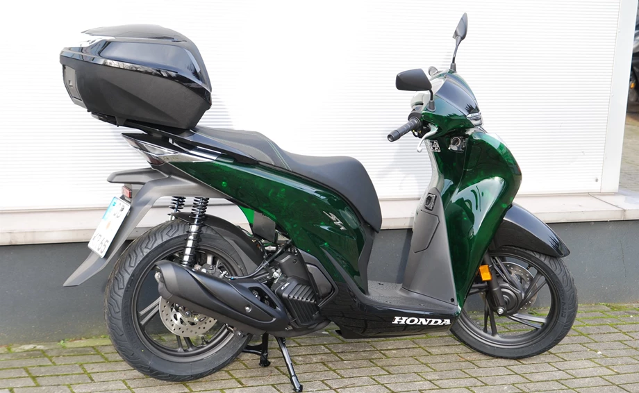 Verleihmotorrad Honda SH125i vom Händler Motorrad Kröber Bild 6: Verleihmotorrad Honda SH125i vom Händler Motorrad Kröber