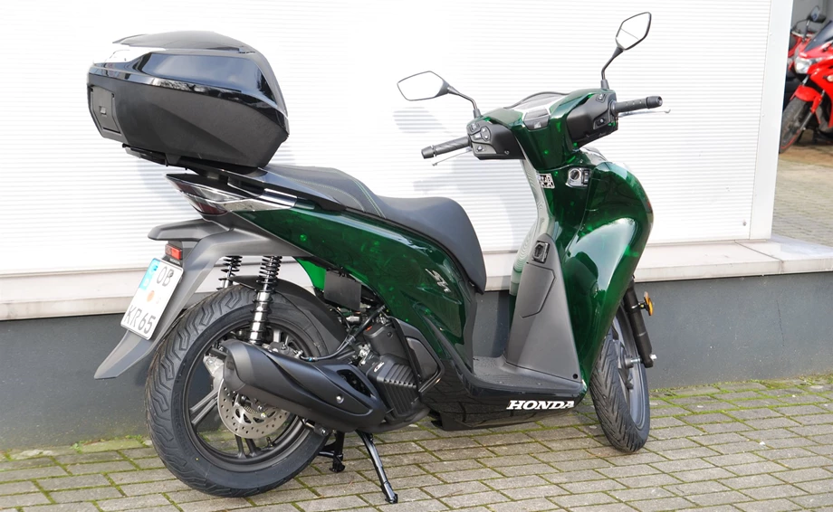 Verleihmotorrad Honda SH125i vom Händler Motorrad Kröber Bild 7: Verleihmotorrad Honda SH125i vom Händler Motorrad Kröber