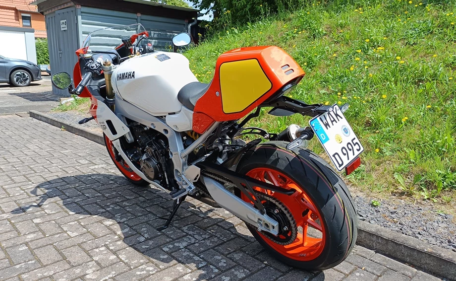 Verleihmotorrad Yamaha XSR900 GP vom Händler Zweirad-Center Herbach Bild 6: Verleihmotorrad Yamaha XSR900 GP vom Händler Zweirad-Center Herbach