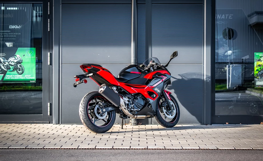 Verleihmotorrad Kawasaki Ninja 500 SE vom Händler BKM Bikes Handels GmbH Bild 2: Verleihmotorrad Kawasaki Ninja 500 SE vom Händler BKM Bikes Handels GmbH
