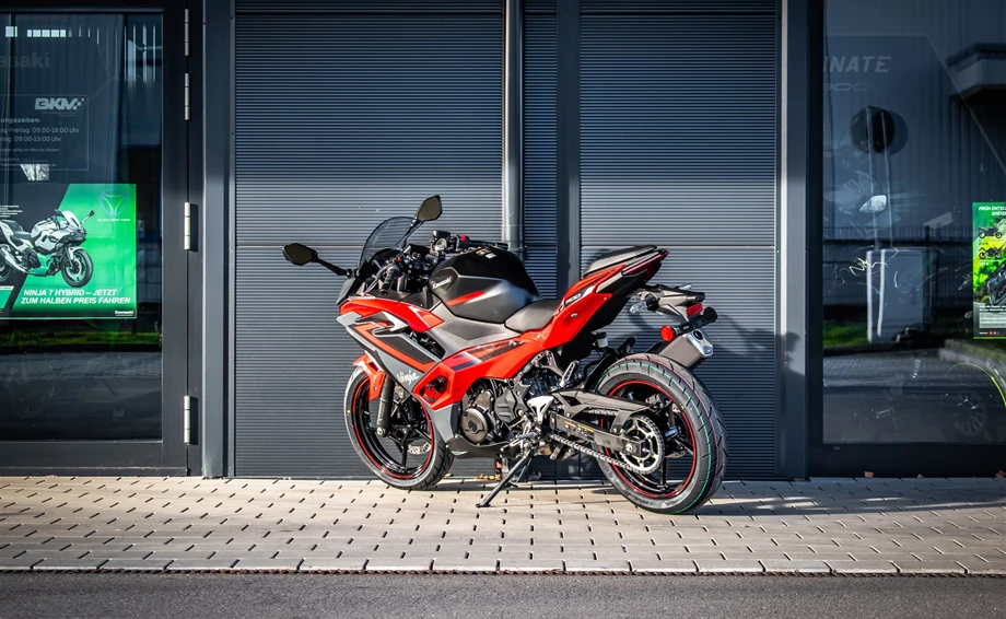 Verleihmotorrad Kawasaki Ninja 500 SE vom Händler BKM Bikes Handels GmbH Bild 3: Verleihmotorrad Kawasaki Ninja 500 SE vom Händler BKM Bikes Handels GmbH