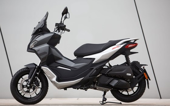 Verleihmotorrad Aprilia SR GT 125 vom Händler BKM Bikes Handels GmbH - Bild 27 Verleihmotorrad Aprilia SR GT 125 vom Händler BKM Bikes Handels GmbH - Bild 27
