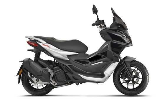 Verleihmotorrad Aprilia SR GT 125 vom Händler BKM Bikes Handels GmbH - Bild 3 Verleihmotorrad Aprilia SR GT 125 vom Händler BKM Bikes Handels GmbH - Bild 3