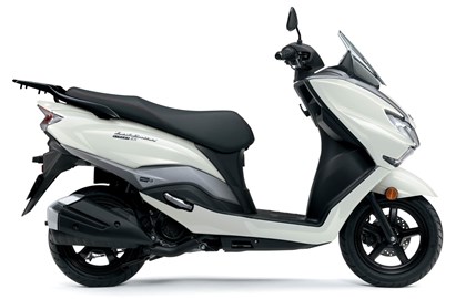 Leihmotorrad Suzuki Burgman Street 125EX