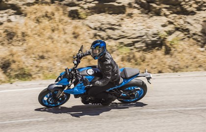 Leihmotorrad Suzuki GSX-8S