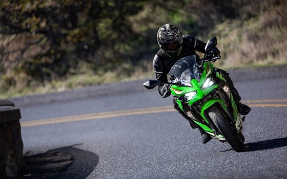 Verleihmotorrad Kawasaki Ninja 500 SE vom Händler Motocenter Hegau GmbH - Bild 5 Verleihmotorrad Kawasaki Ninja 500 SE vom Händler Motocenter Hegau GmbH - Bild 5