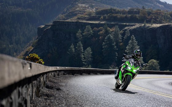 Verleihmotorrad Kawasaki Ninja 500 SE vom Händler Motocenter Hegau GmbH - Bild 8 Verleihmotorrad Kawasaki Ninja 500 SE vom Händler Motocenter Hegau GmbH - Bild 8