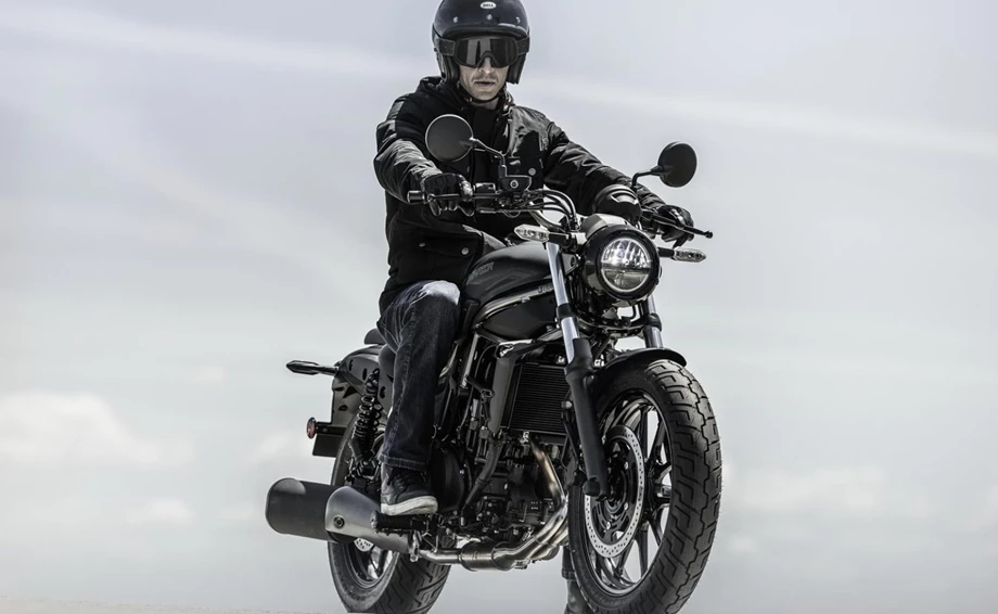 Verleihmotorrad Kawasaki Eliminator 500 vom Händler Motocenter Hegau GmbH Bild 5: Verleihmotorrad Kawasaki Eliminator 500 vom Händler Motocenter Hegau GmbH