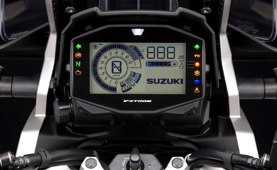 Verleihmotorrad Suzuki V-Strom 1050 vom Händler Motorrad Bröhl Bild 6: Verleihmotorrad Suzuki V-Strom 1050 vom Händler Motorrad Bröhl